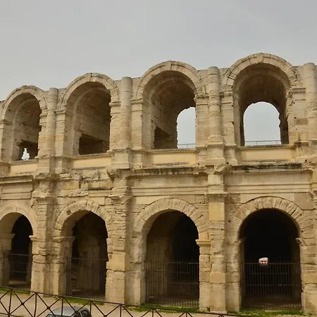 Apartment Aux Pieds Des Arenes